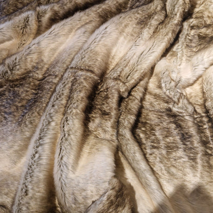 Pătură Moale 160x200cm, Imitatie Blană, Față Catifelată din Acril, Spate Poliester, Model PB6
